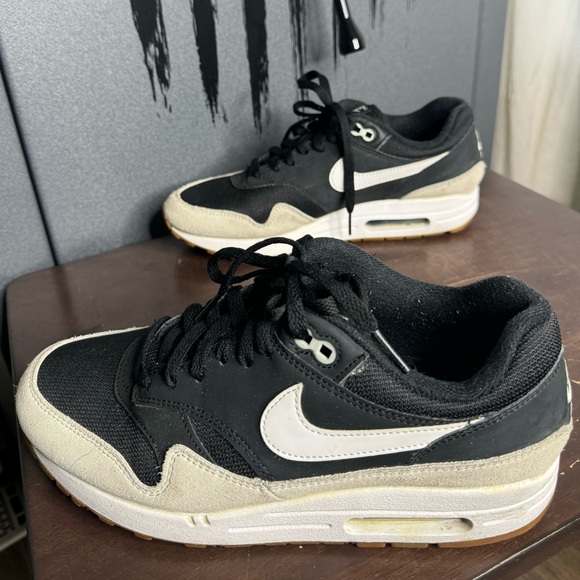 Nike Air Max 1 Black Light Bone 🦴 - Picture 2 of 10